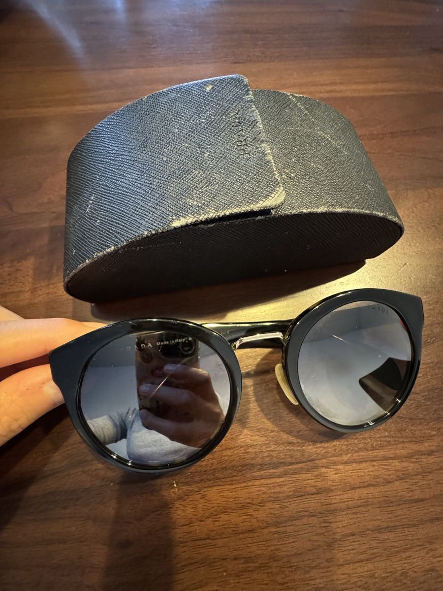 Prada Brillen & Gläser: Prada Sunglasses Round Tortoise Frame With Case – Defekt aus Aarau Rohr von mic_d6nr