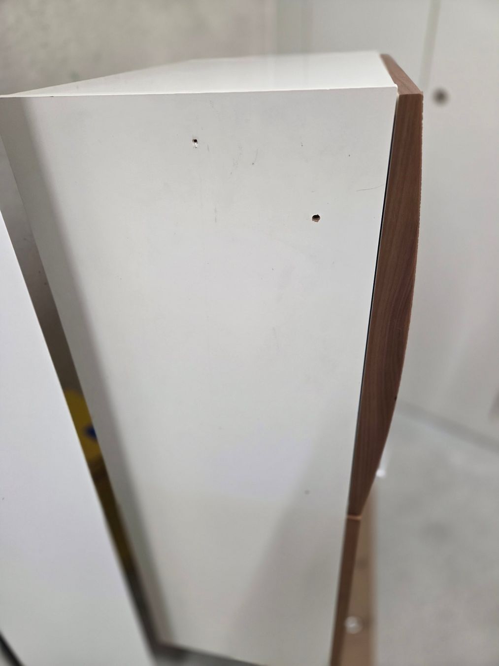 TV Möbel: TV Wall cabinet white with 2 doors walnut effect – Gebraucht aus Gockhausen von Alv_cer 7