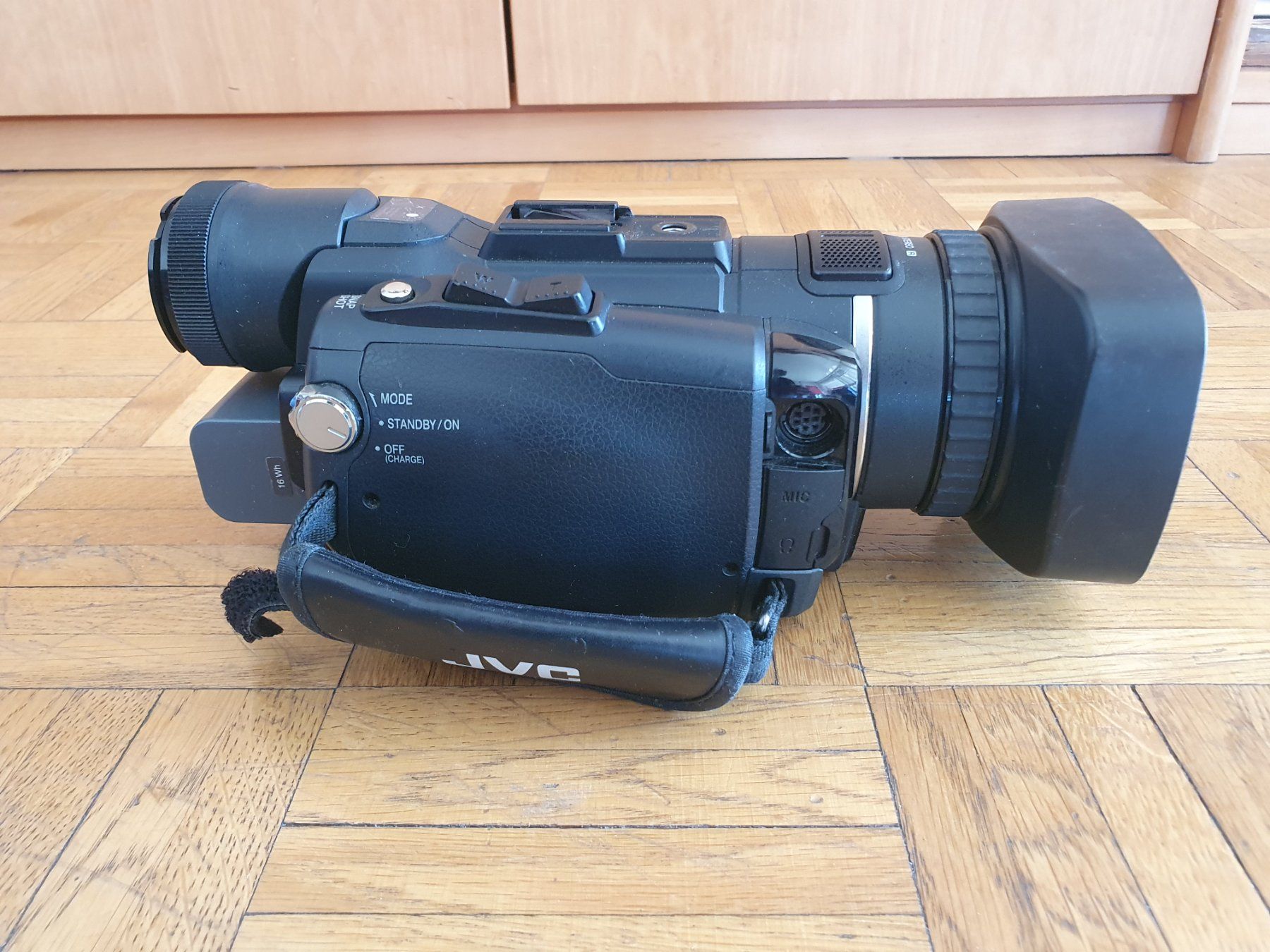 JVC Videocamere: Caméra vidéo JVC GY-HM100E – Usato da Petit-Lancy venduto da at_6rdt 3