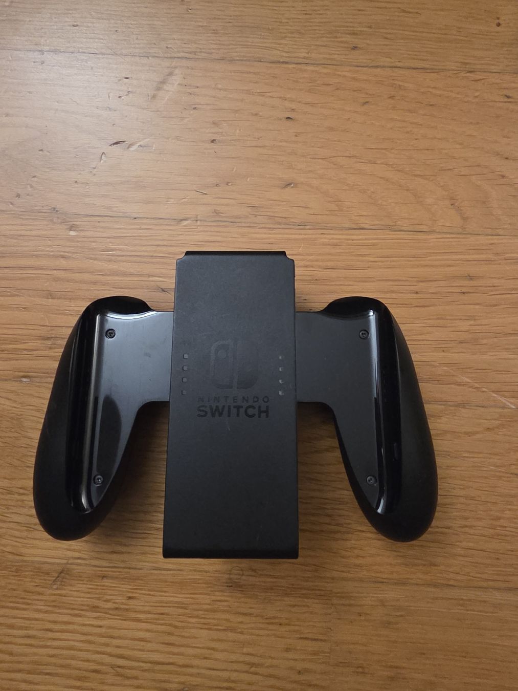 Nintendo Manettes: Nintendo Switch Joycon Halterung / Grip – D'occasion à Zürich par jabo22
