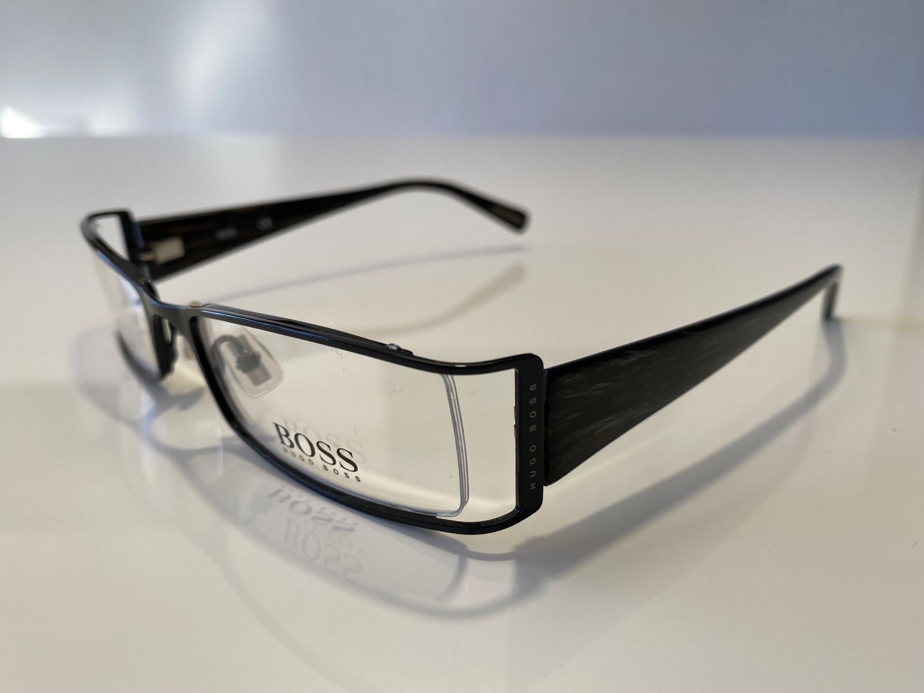 Hugo Boss Brillen & Gläser: Monture de Lunettes Hugo Boss – Neu (gemäss Beschreibung) aus Bottens von 2Lens 1