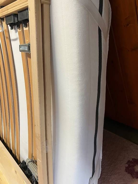 Letti: Weisses Bett mit Rost Matratze 200x90 – Usato da Simplon Dorf venduto da fraueulalia 3