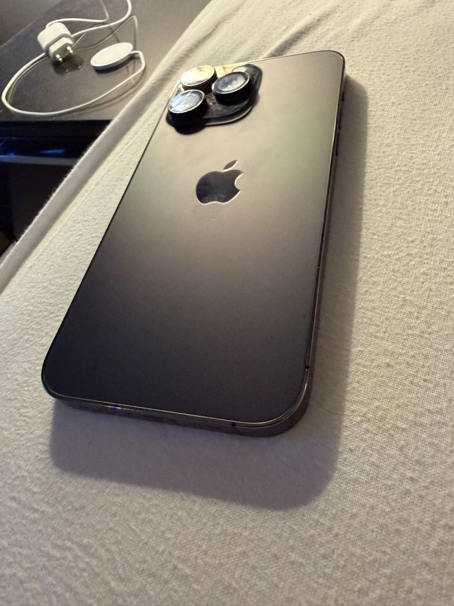 Apple Portables: iPhone 14 Pro Max – D'occasion à Zürich par Tav.vi96 2