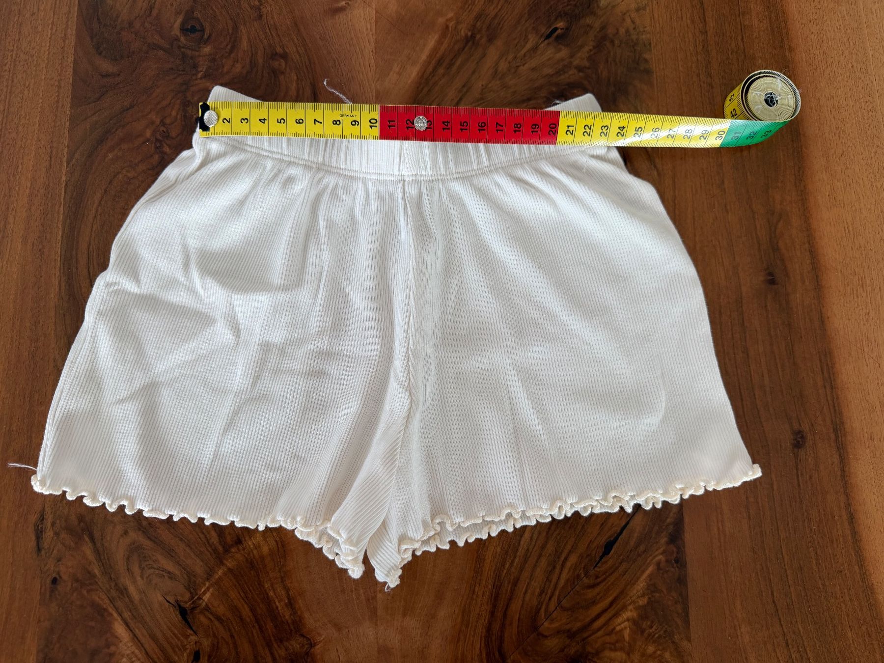 Next Pantaloni: Shorts, Next, Grösse 104 – Usato da Haslen AI venduto da s176 1