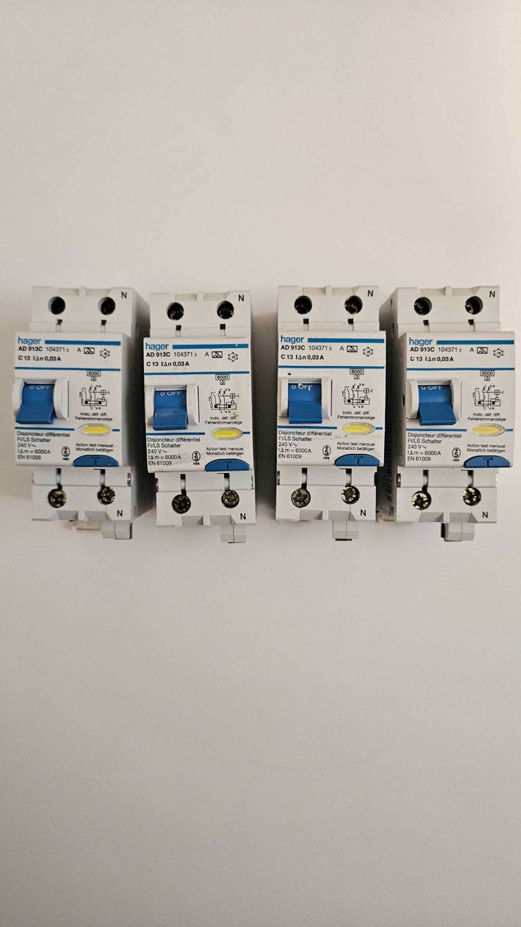 Hager Alimentazione elettrica: AD 913C FI/LS – Usato da Buochs venduto da D.Scheuber