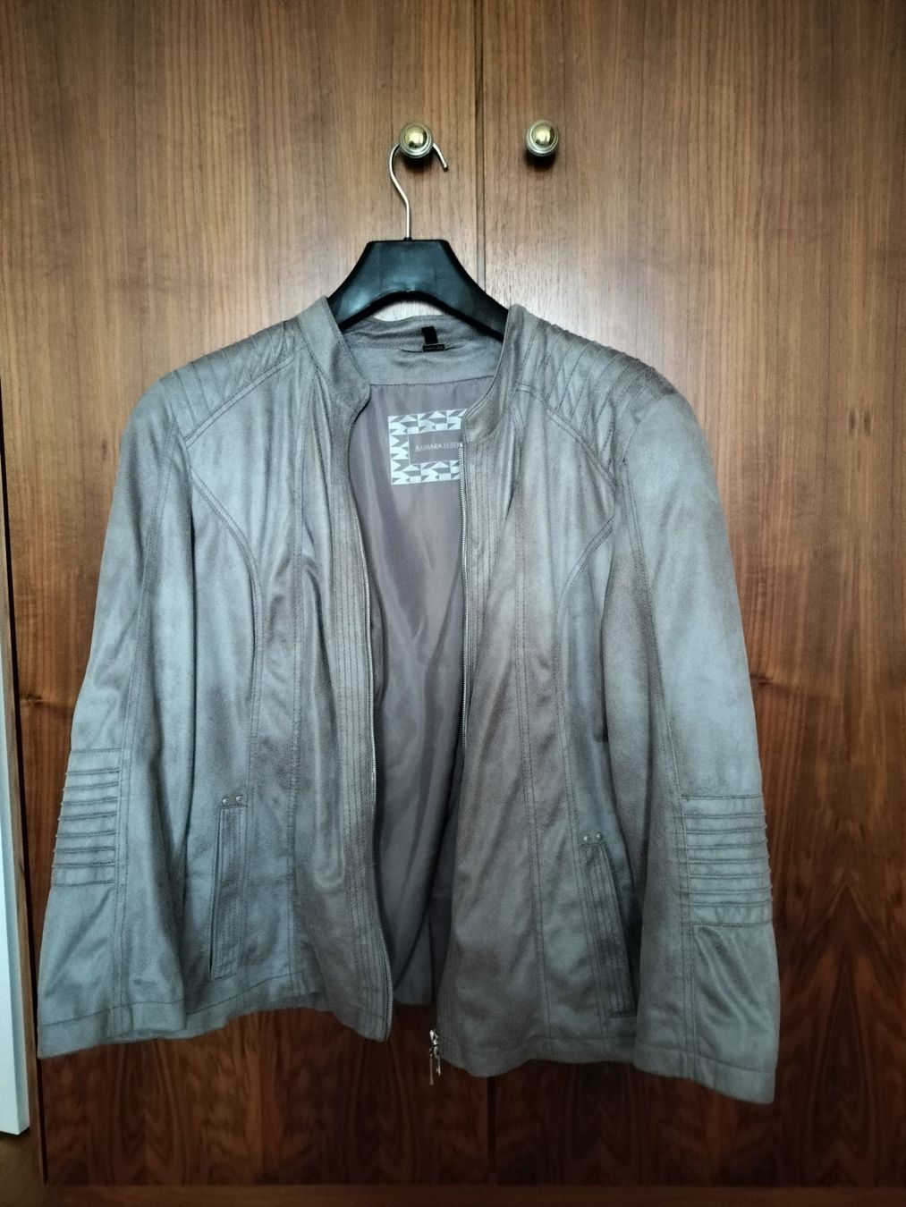 Giacche: Sehr schöne Jacke in Wildlederoptik, Grösse 40 – Usato da Oberwil BL venduto da mlr_kh52