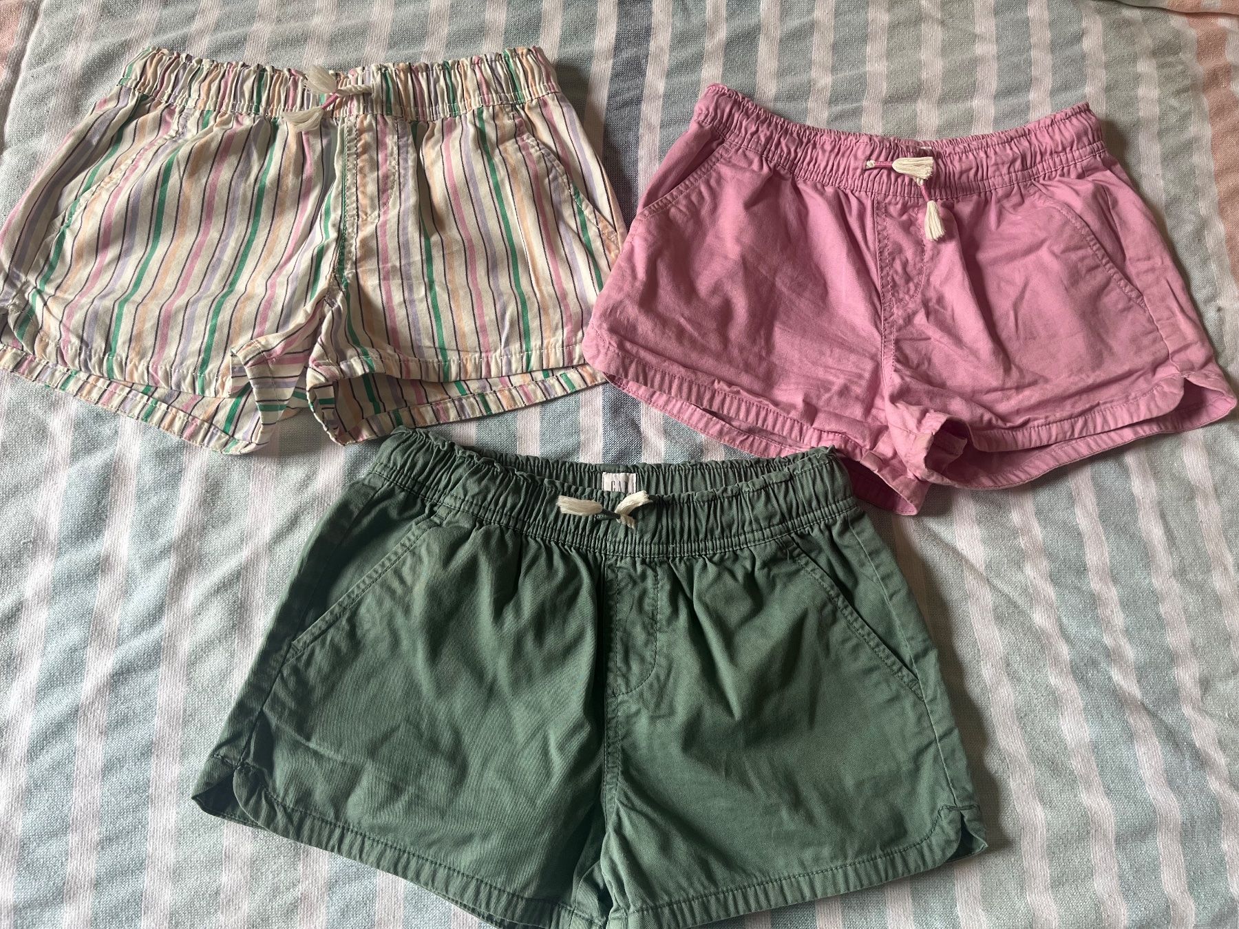 Gap Lotti & Set di vestiti: Set of three GAP shorts - age 8 – Usato da Genève venduto da dmt_y25y
