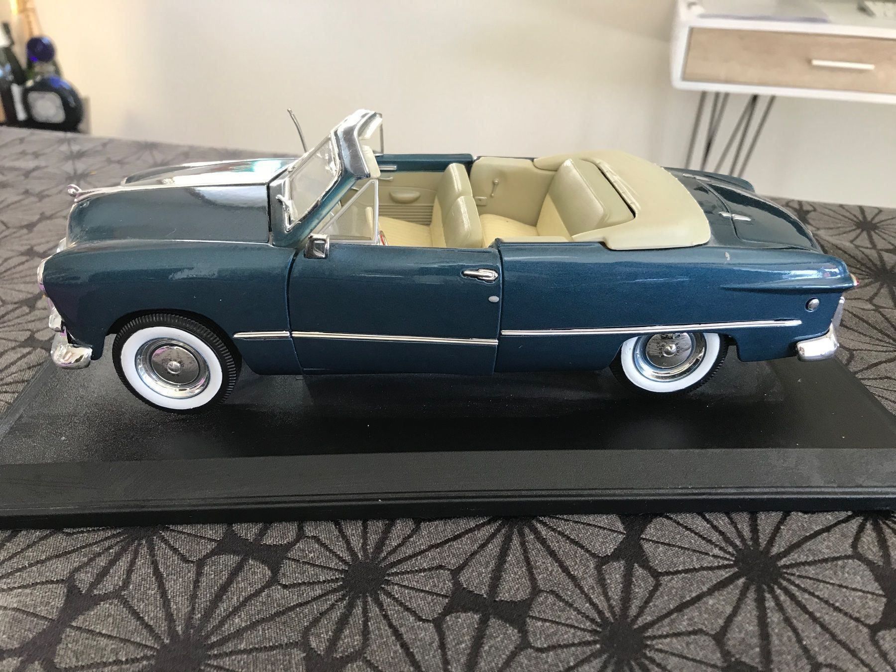 Maisto Voitures modèles: FORD Oldtimer Cabrio Modellauto – D'occasion à Mauren par SB1606