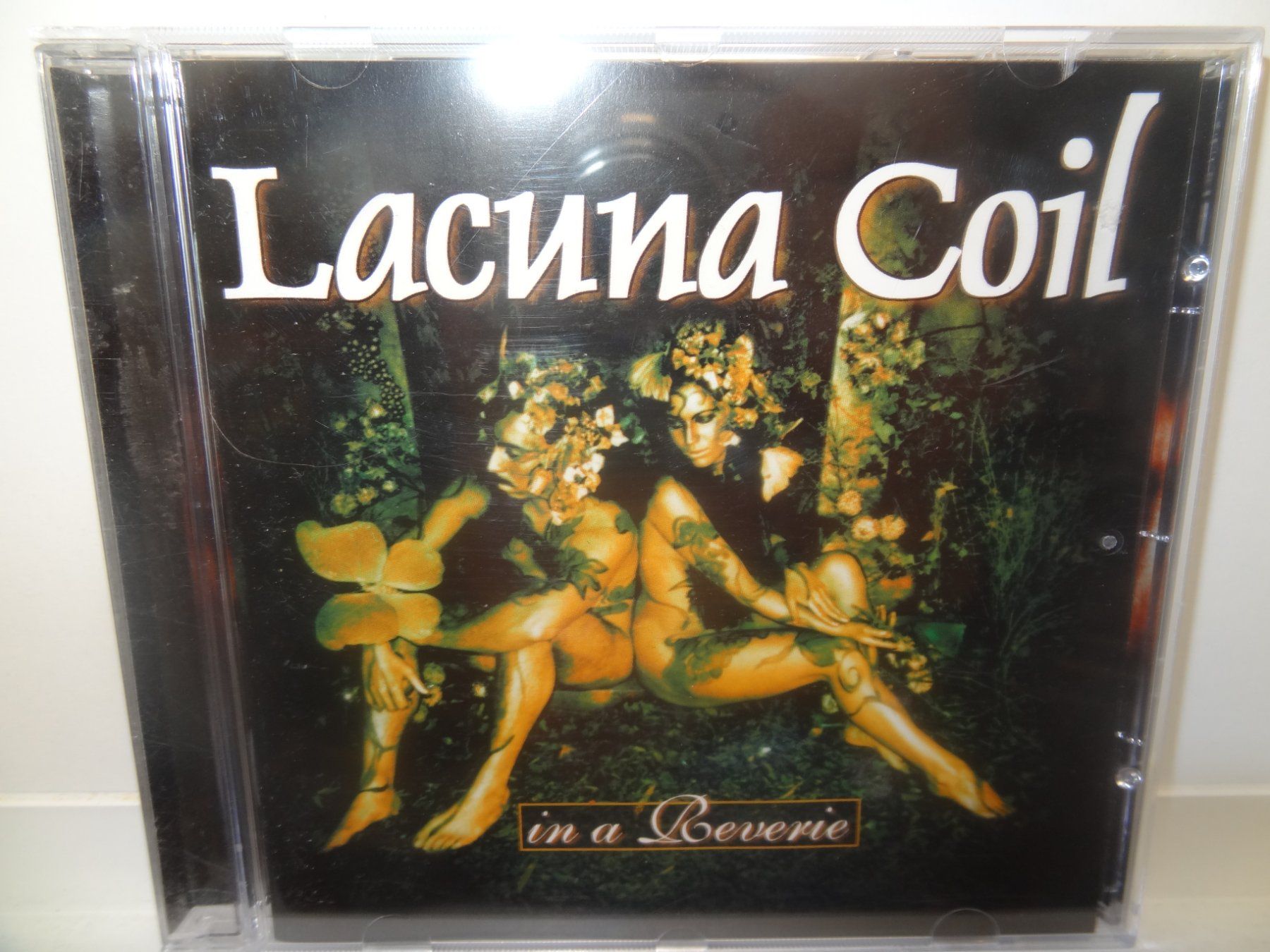 CD: Lacuna Coil In A Reverie – Usato da luzern venduto da musicandart