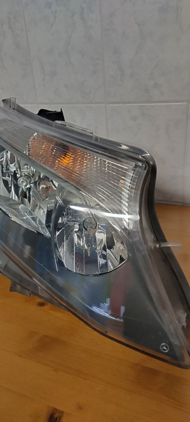 Mercedes-Benz Fari: Mercedes, V Class, Scheinwerfer VR – Usato da Rothrist venduto da Sheriff94 1
