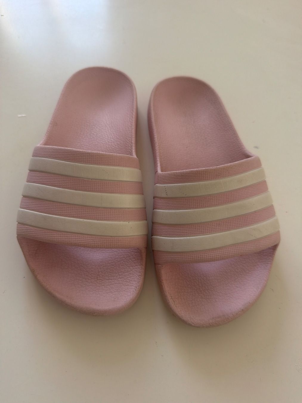 Adidas Schuhe für Mädchen: Adiletten gr. 33 – Gebraucht aus Bern von Lili1007
