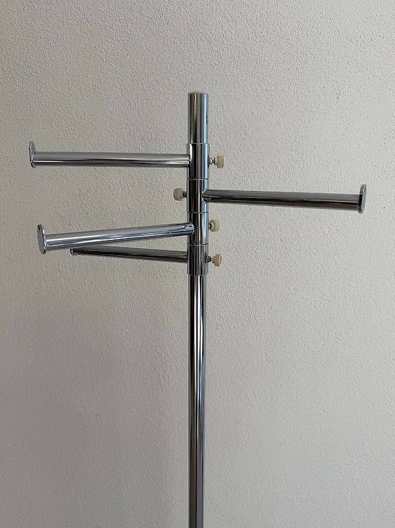 Guardaroba: Vintage verchromter Kleiderständer mit Rundfuss – Usato da Obernau venduto da Arche_Noah_Brocki 9