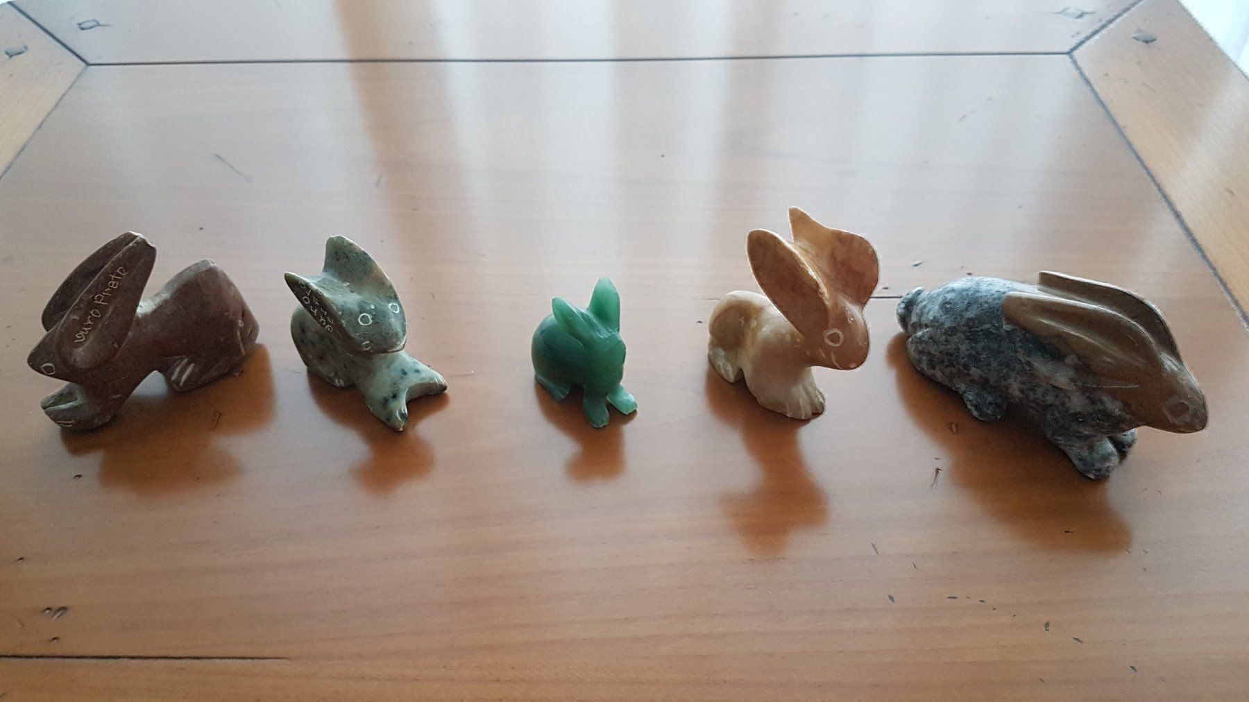 Alle Dekorationen: Hasen Sammlung aus Stein 5 Stück Deko – Gebraucht aus Buchrain von rom_r5bh 5