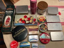 Lot de 19 boites en métal - Metaldose