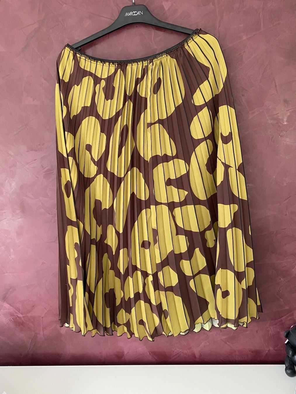 Marc Cain Gonne: Marc Cain Damen Plisseerock, beige, Gr. 38 – Nuovo (secondo la descrizione) da Volketswil venduto da praxis12 1