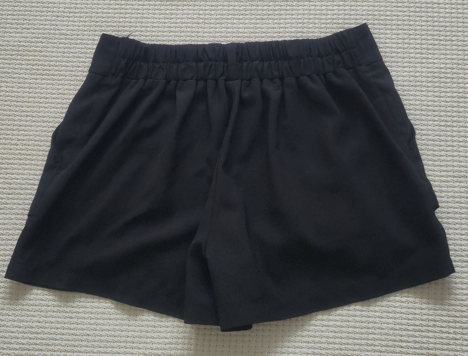 Hosen: Shorts noir taille 34 – Gebraucht aus Le Locle von Arya4 1