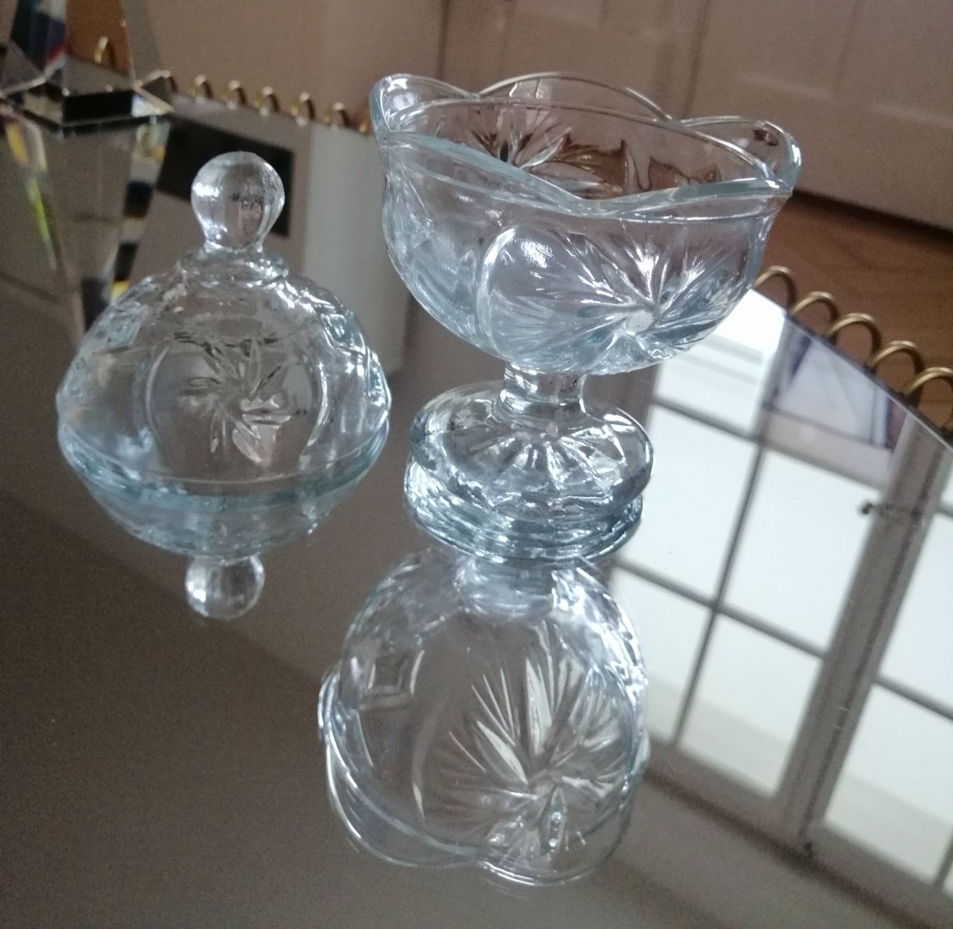 Bicchieri: Glasschäli mit Deckel – Nuovo (secondo la descrizione) da Biel/Bienne venduto da M.D.C