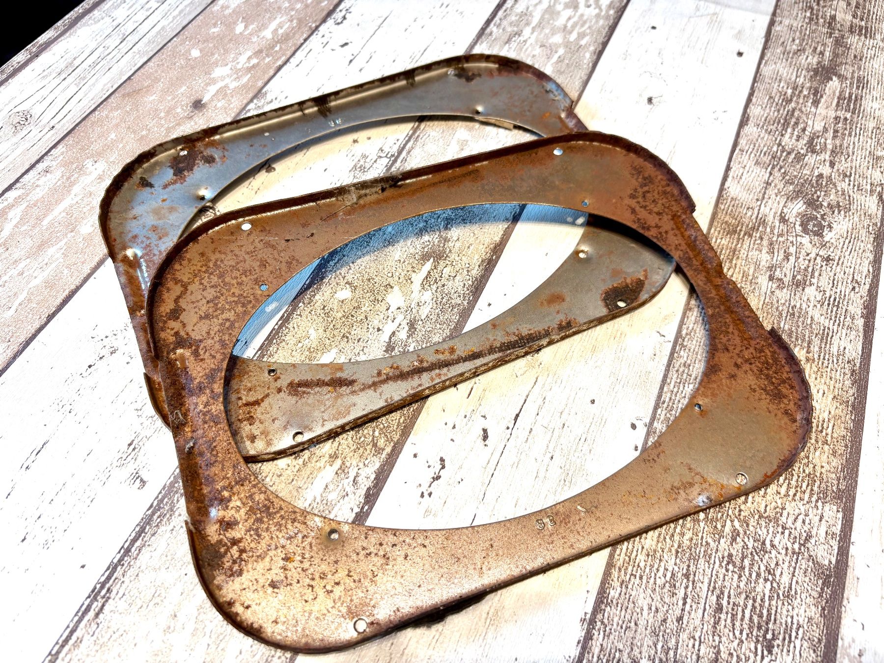 Chevrolet Tutti pezzi di ricambio auto: 1982-89 Camaro Firebird third Gen Speaker Brackets Mounts – Usato da Gelterkinden venduto da G-Power-Cars 2