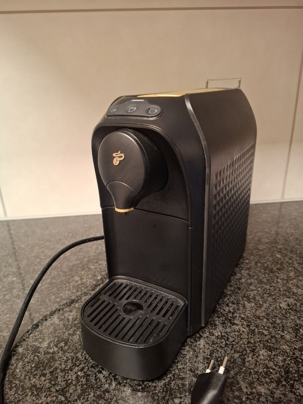 Tchibo Macchine per caffè & Macchine per espresso: Tchibo Cafissimo Kapselmaschine – Usato da Galgenen venduto da _sarii_._