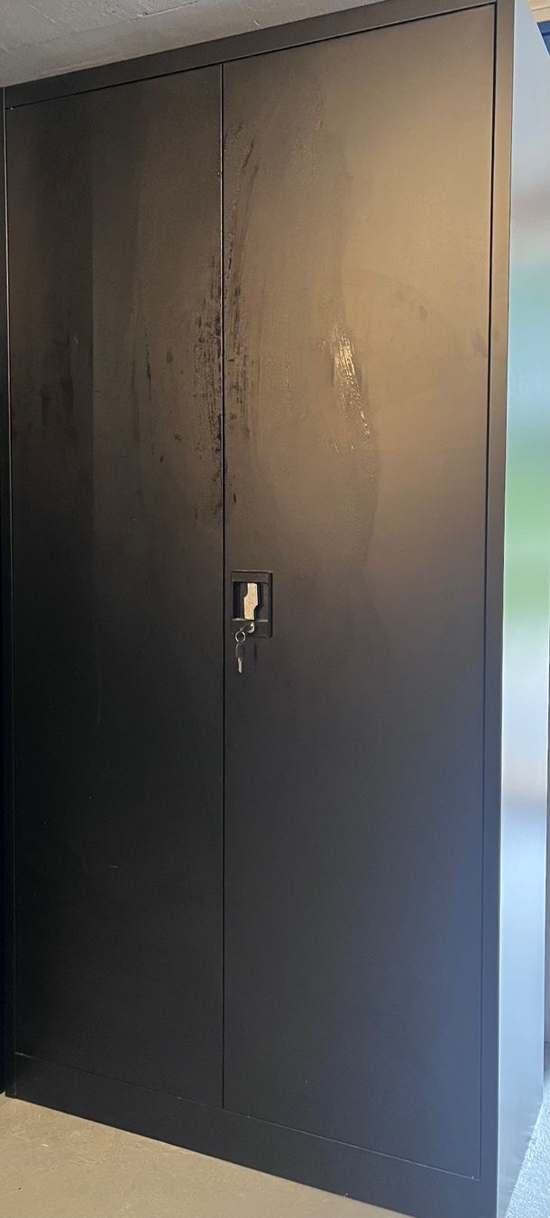 Armadi: Metallschrank – Usato da Walzenhausen-Lachen venduto da Danny110