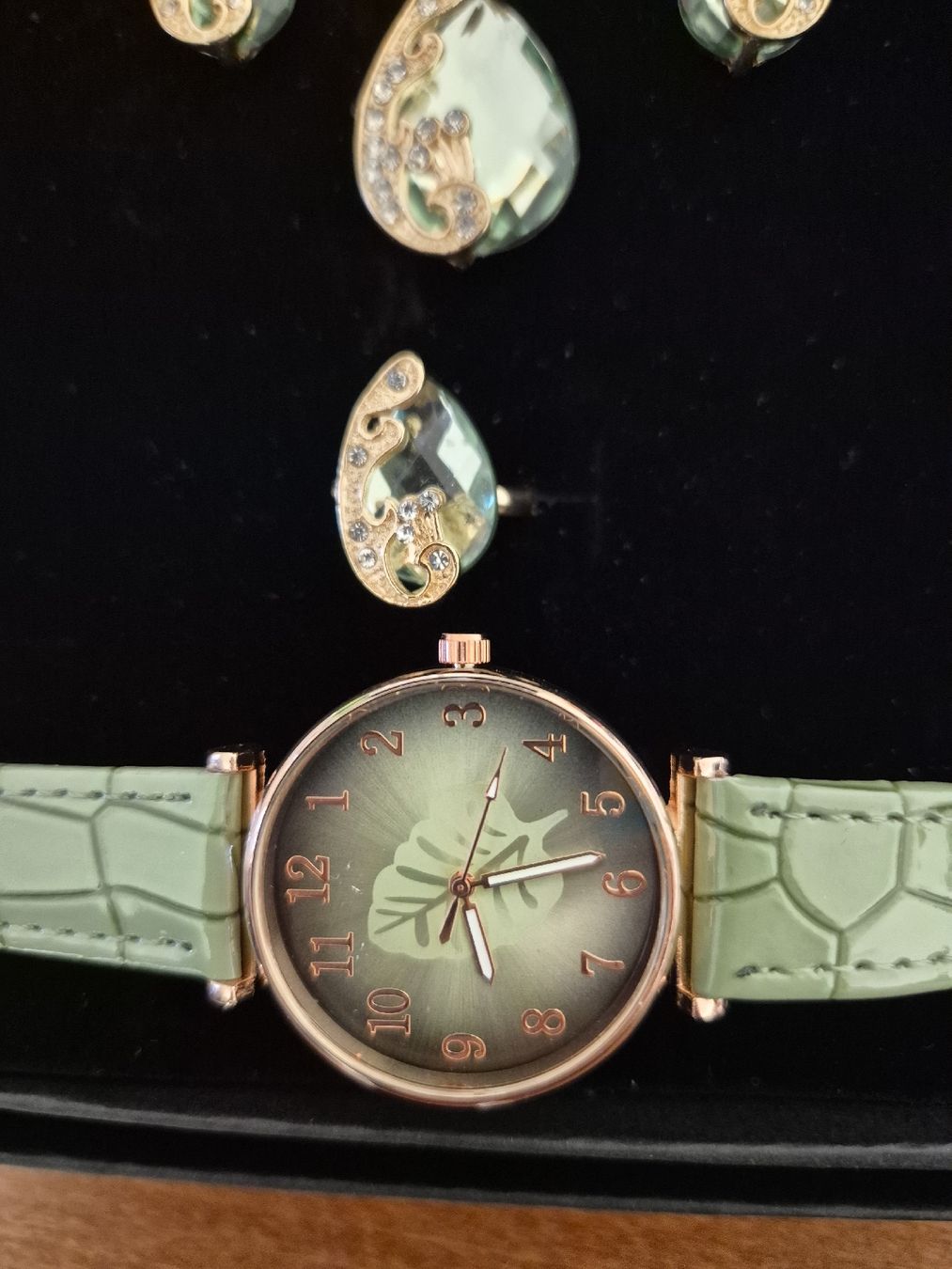 Orologi: Schmuckset mit Uhr mint – Nuovo e nell'imballaggio originale da Würenlos venduto da sul_cm8q