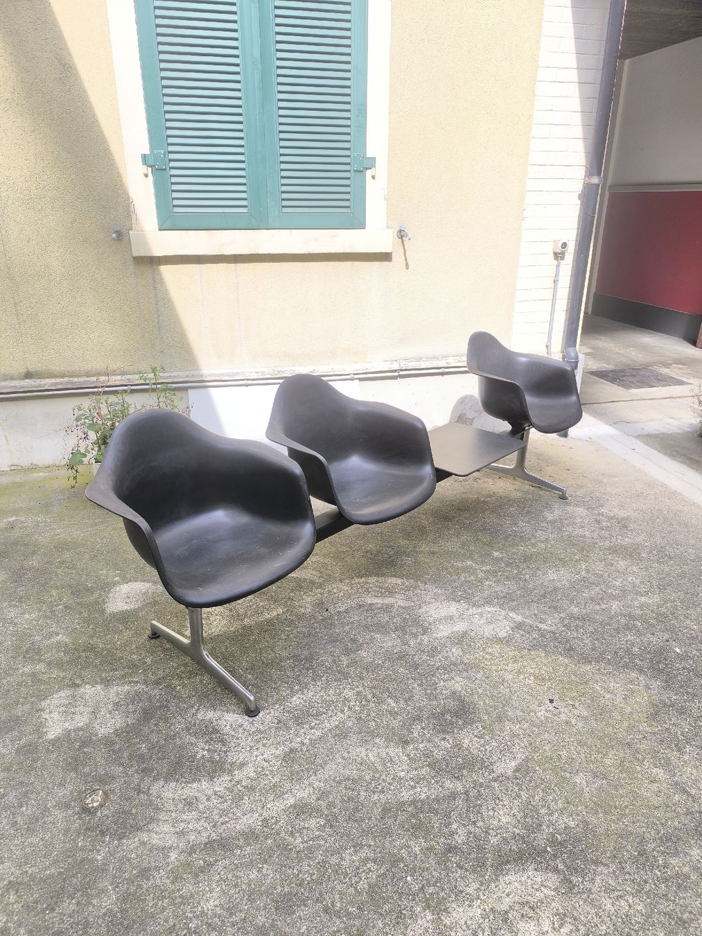 Eames Sedie: Eames Tandem Seat – Usato da Basel venduto da Patts_Lampenfieber 1