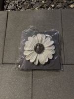 Dekorative Stoffblume, neu & originalverpackt, Sommer 52