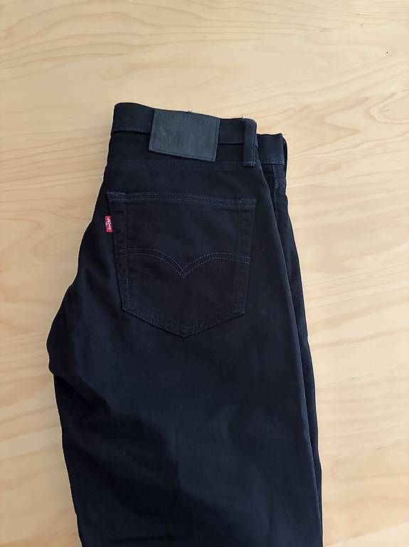 Jeans: Levi's Jeans schwarz Grösse 31/32 – D'occasion à Luzern par sab_r8tg 3