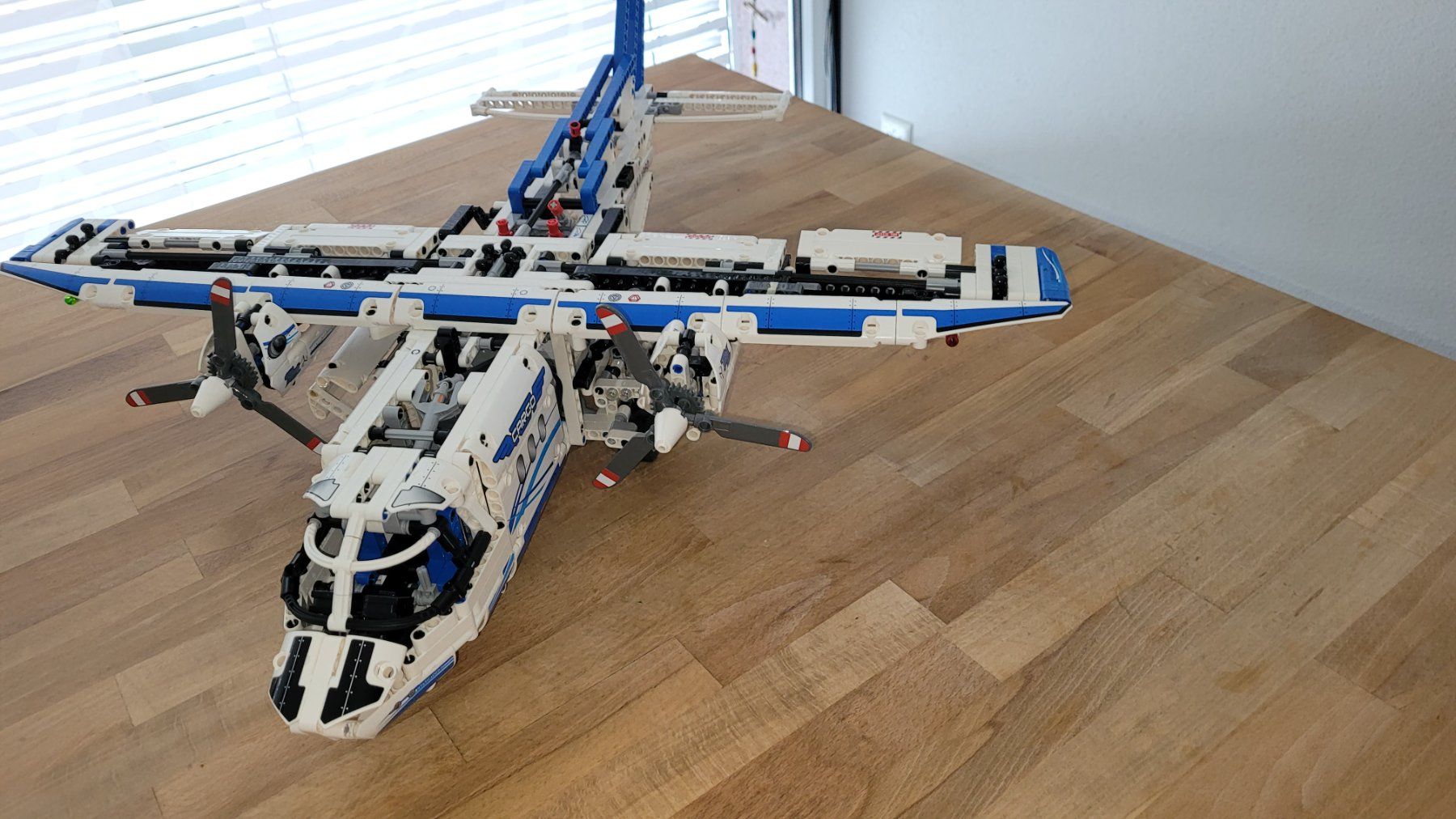 Lego Kit di costruzioni: Frachtflugzeug 42025 – Usato da Olten venduto da Einwegparadies 3