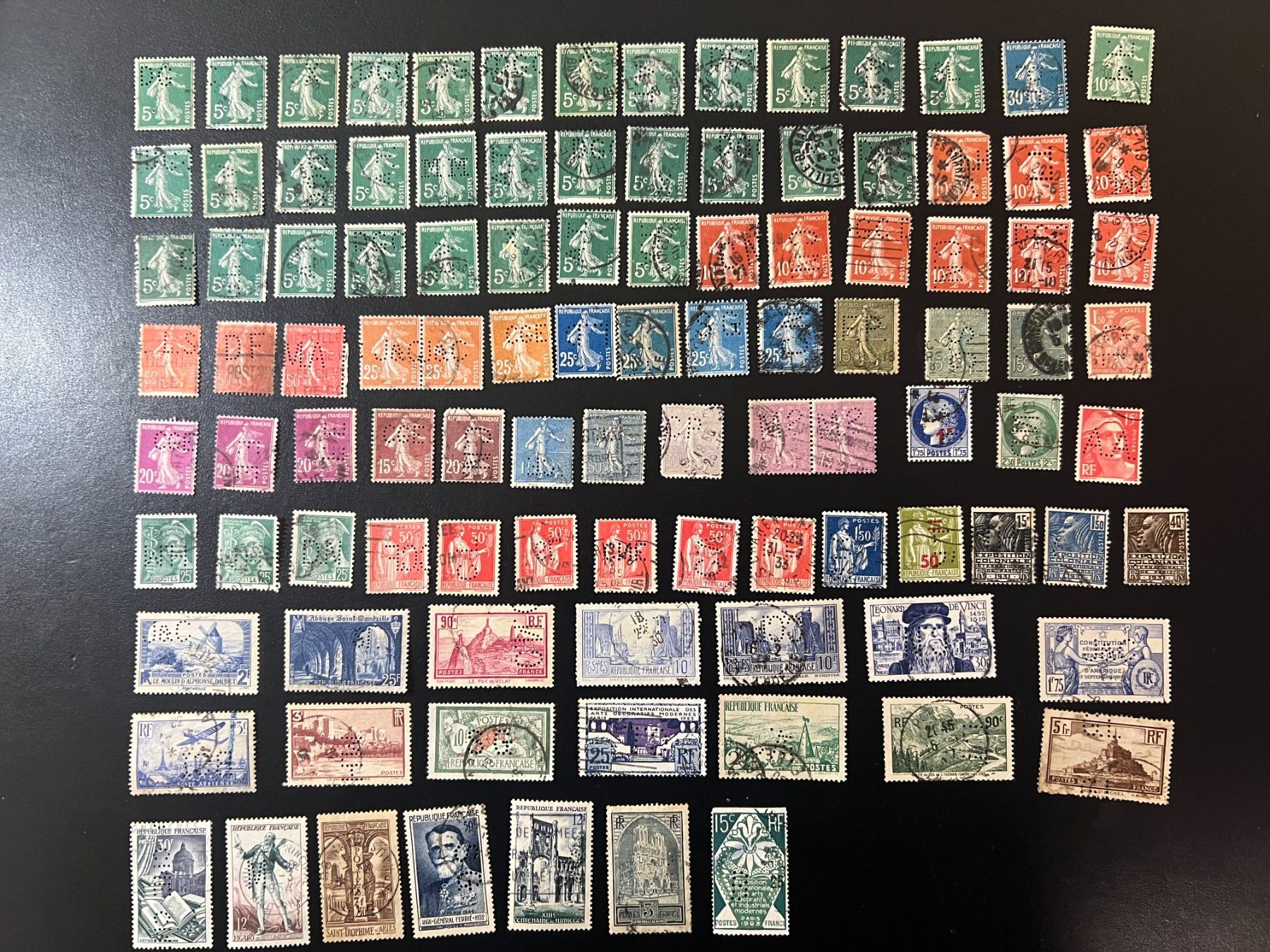 Tutti i francobolli: () Super lot 89 Perfins Variés – Usato da Lausanne venduto da ffhoud