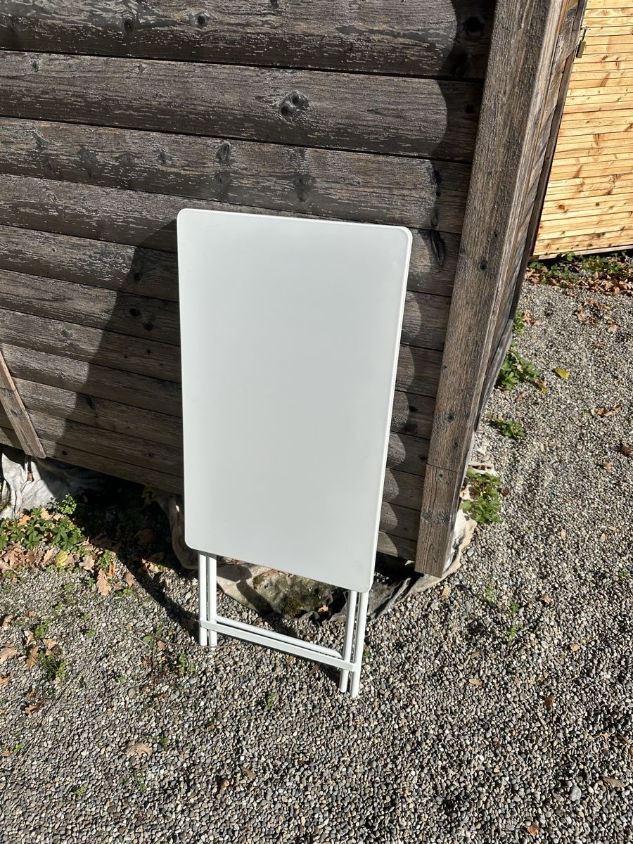 Tables: Metall Klapptischli – D'occasion à Zollikerberg par mic_6stb 1