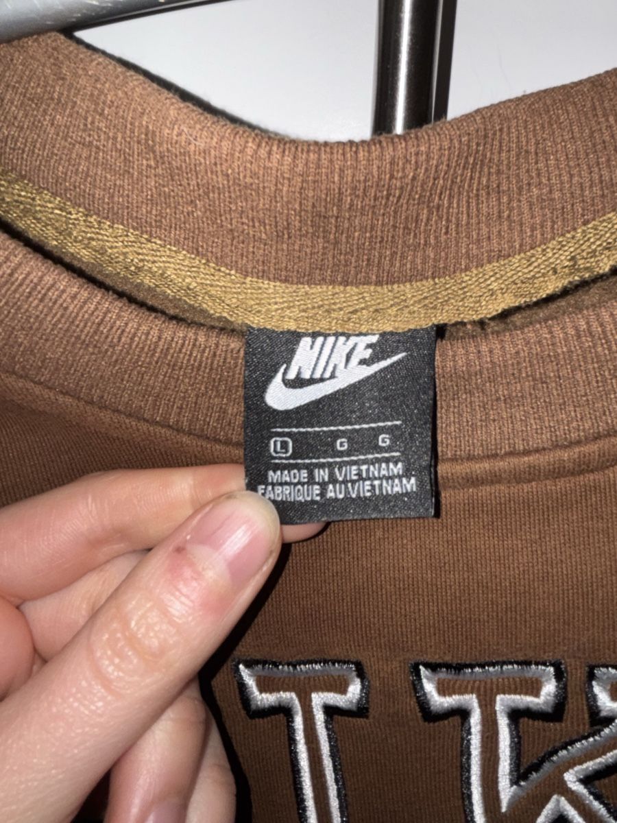 Nike Maglioni & Felpe: Braunes Nike Sweatshirt – Nuovo (secondo la descrizione) da Winterthur venduto da sanneagasi 1