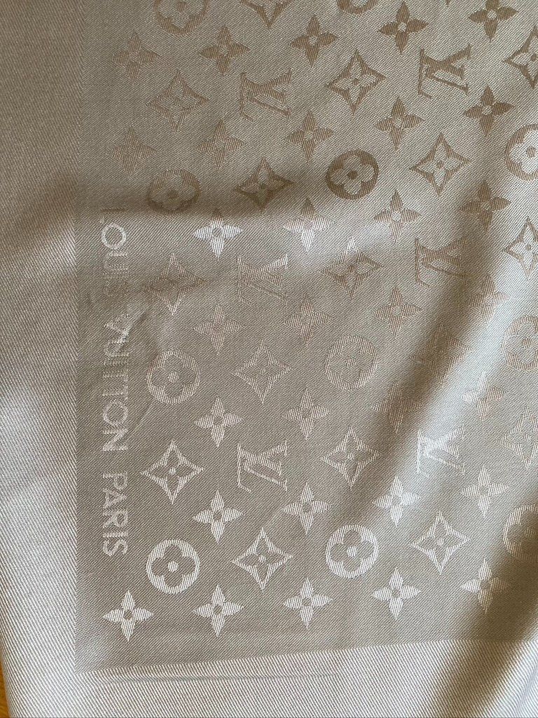 Louis Vuitton Foulard & Sciarpe: Louis Vuitton, Foulard – Usato da Zürich venduto da leo0105 4