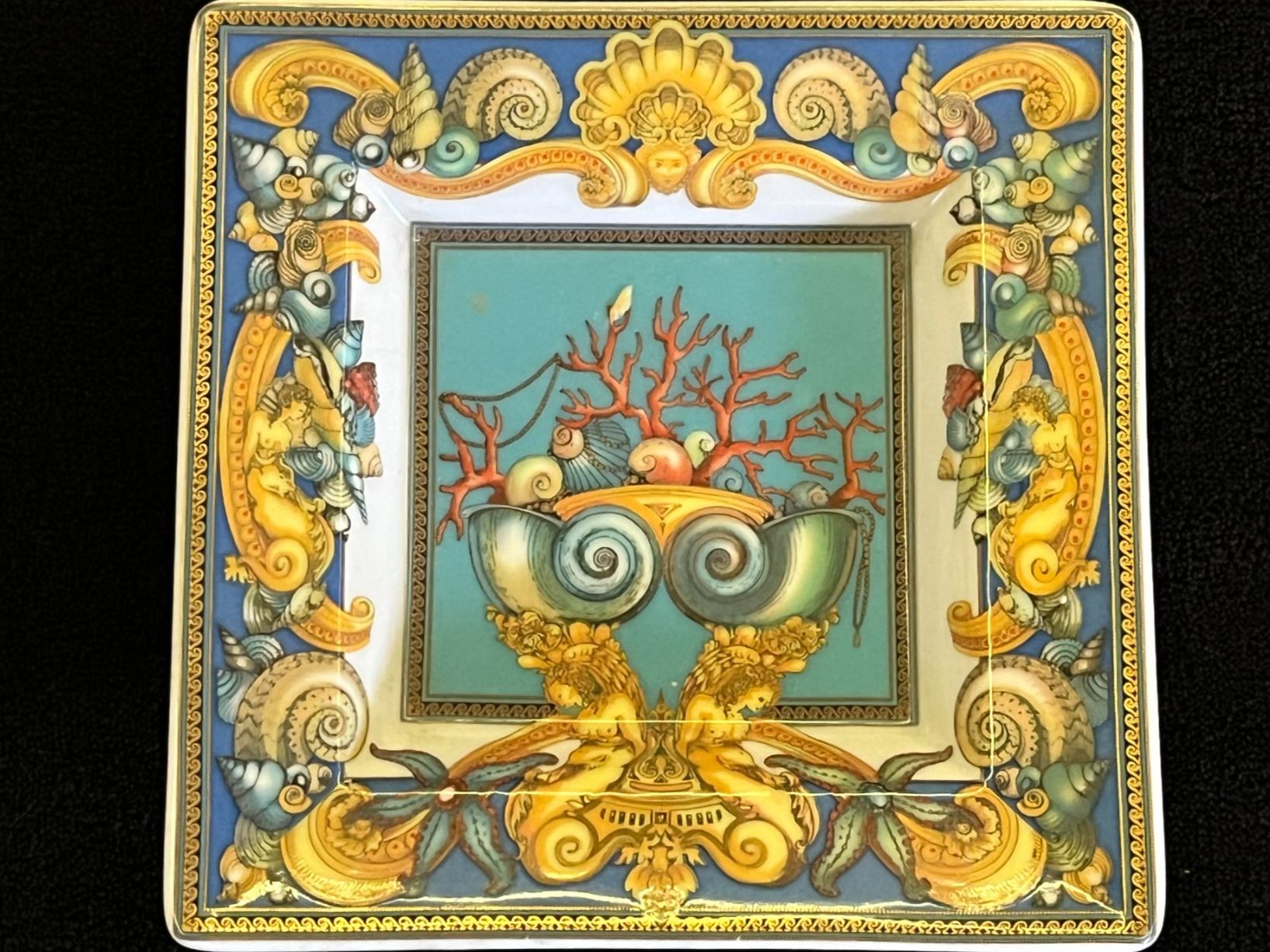 Versace Teller: Versace Teller – Gebraucht aus Bettwiesen von wicking27