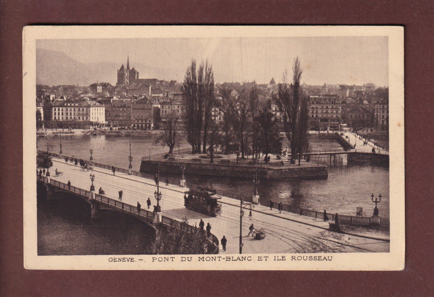 Cartoline postali: GENEVE - Île Rousseau - Tram – Usato da Pully venduto da nicecards