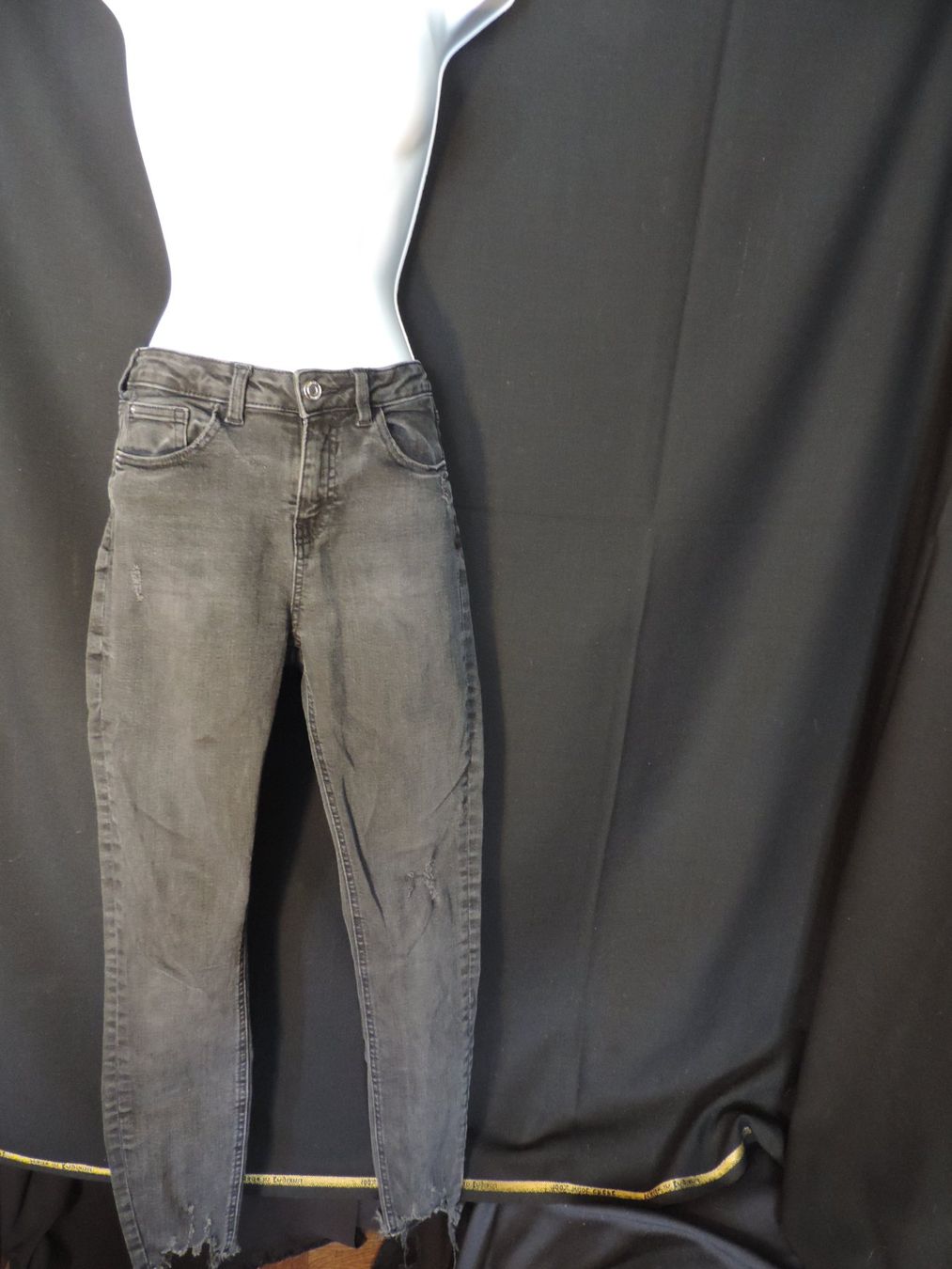 Jeans: jeans noir délavé – Usato da Genève venduto da Axelle333 6