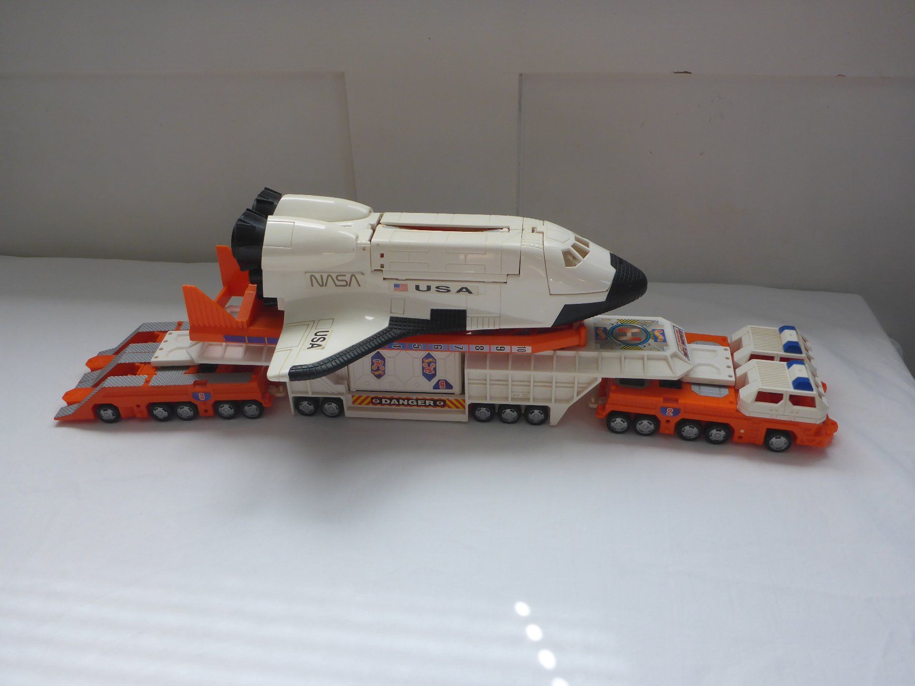 Hot Wheels Giocattoli: Hot Weehls Mega Big Shuttle Transporter 1997 – Usato da Zürich venduto da leia12 1