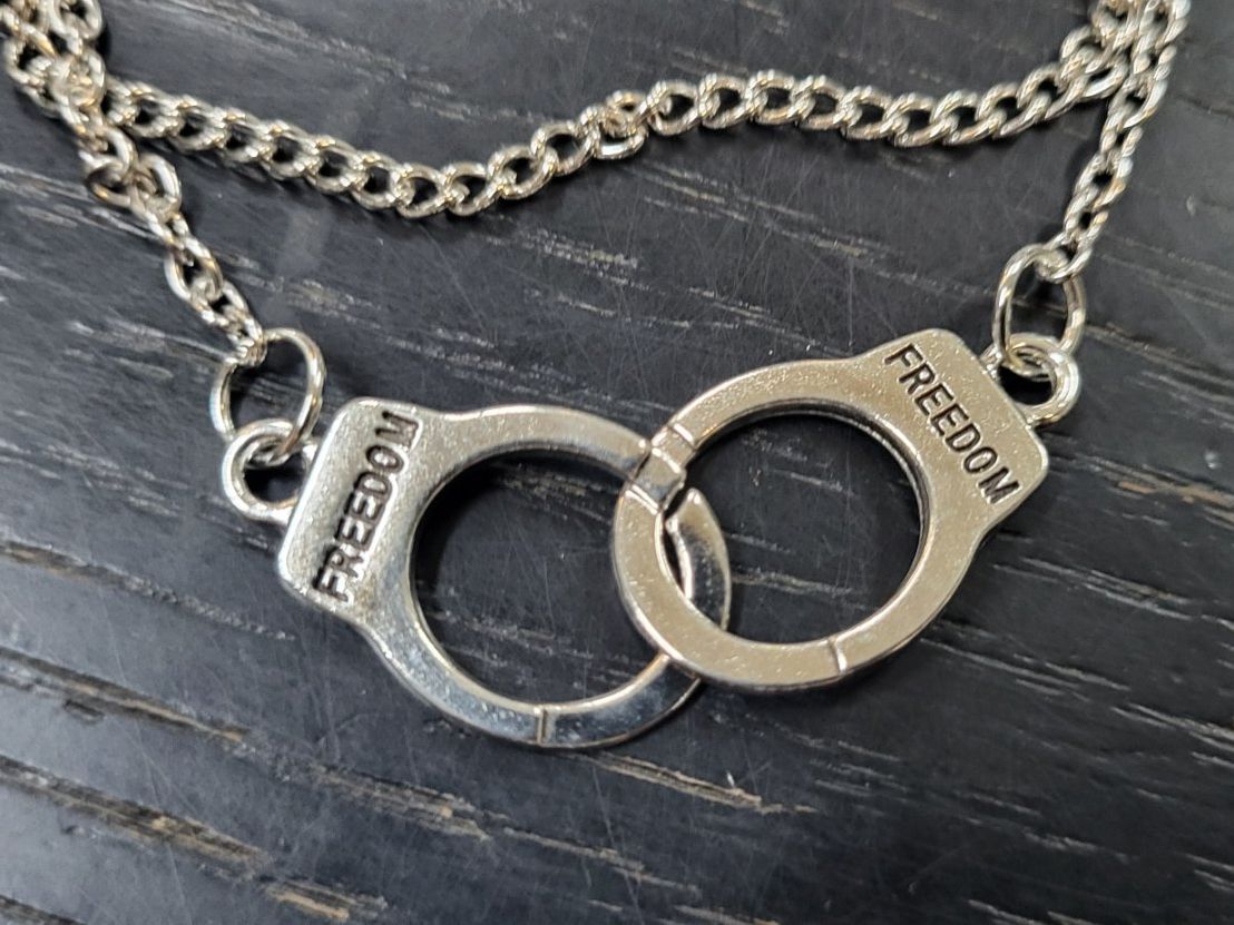 Sonstiges für Firmenanlässe & Parties: Coole doppelte Fusskette im Handschellen Design – Neu (gemäss Beschreibung) aus Figino von MabaStore24 1