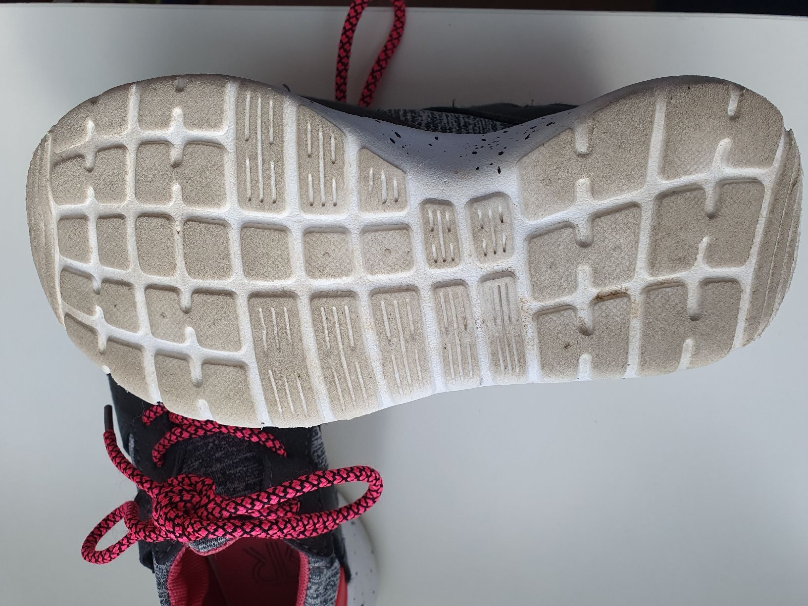 Scarpe per ragazze: Mädchen Turnschuh Gr 31 – Usato da Niederönz venduto da STI88 2