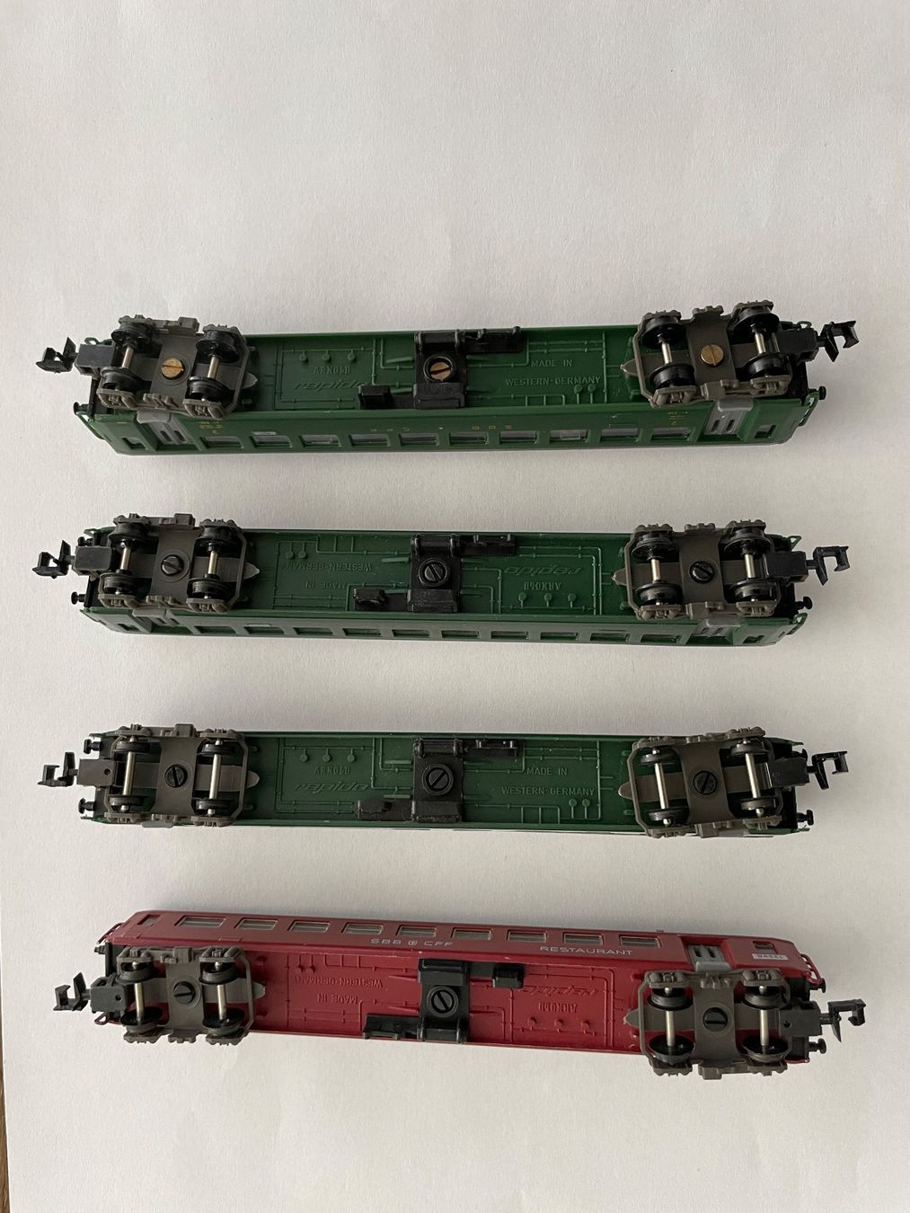 Arnold Modellini di ferrovie: Arnold Spur N SBB Schnellzug 4-teilig – Usato da Rorschach venduto da Karotten 3