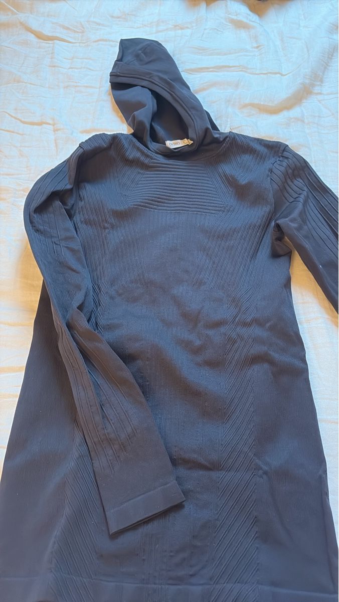 Oysho Pullover & Sweatshirts: Black Sport hoodie – Neu und originalverpackt aus Oberhasli von ani_97f7