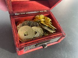 Schatzkiste gefüllt mit Piratenschatz (Nr121)