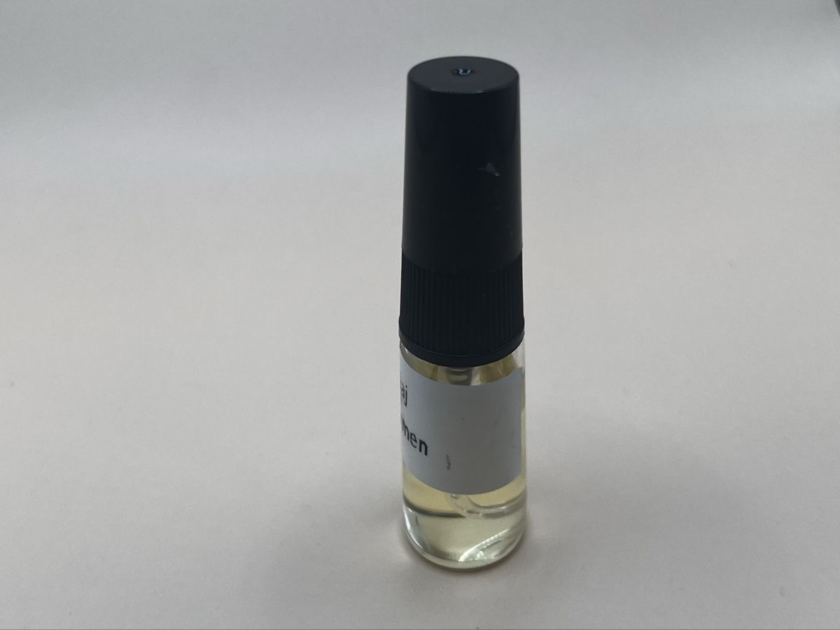 Profumi & Eau de Toilette: NICHE - 2ml EXDP Carmen by Calaj – Nuovo (secondo la descrizione) da Genève venduto da StaceyH 1