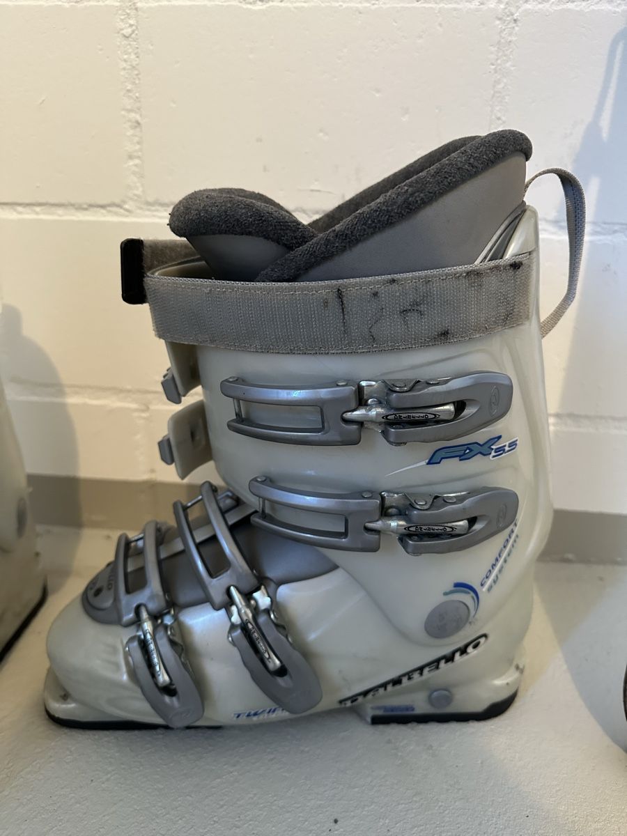 Sci: Skiset mit passenden Skischuh Damen – Usato da Brügglen venduto da niinelii 3