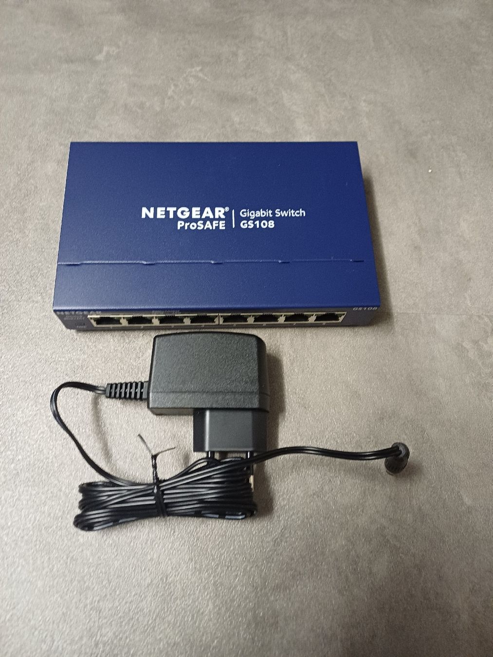 Netgear Hub & Switch: Netgear 8 Port Switch – Usato da Oberegg venduto da jan_zq6j 1