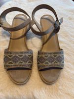 Graceland Sandalen Keilabsatz beige mit Perlen Grösse 39