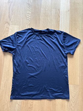 Dunkelblaues Sport T-Shirt, Grösse M