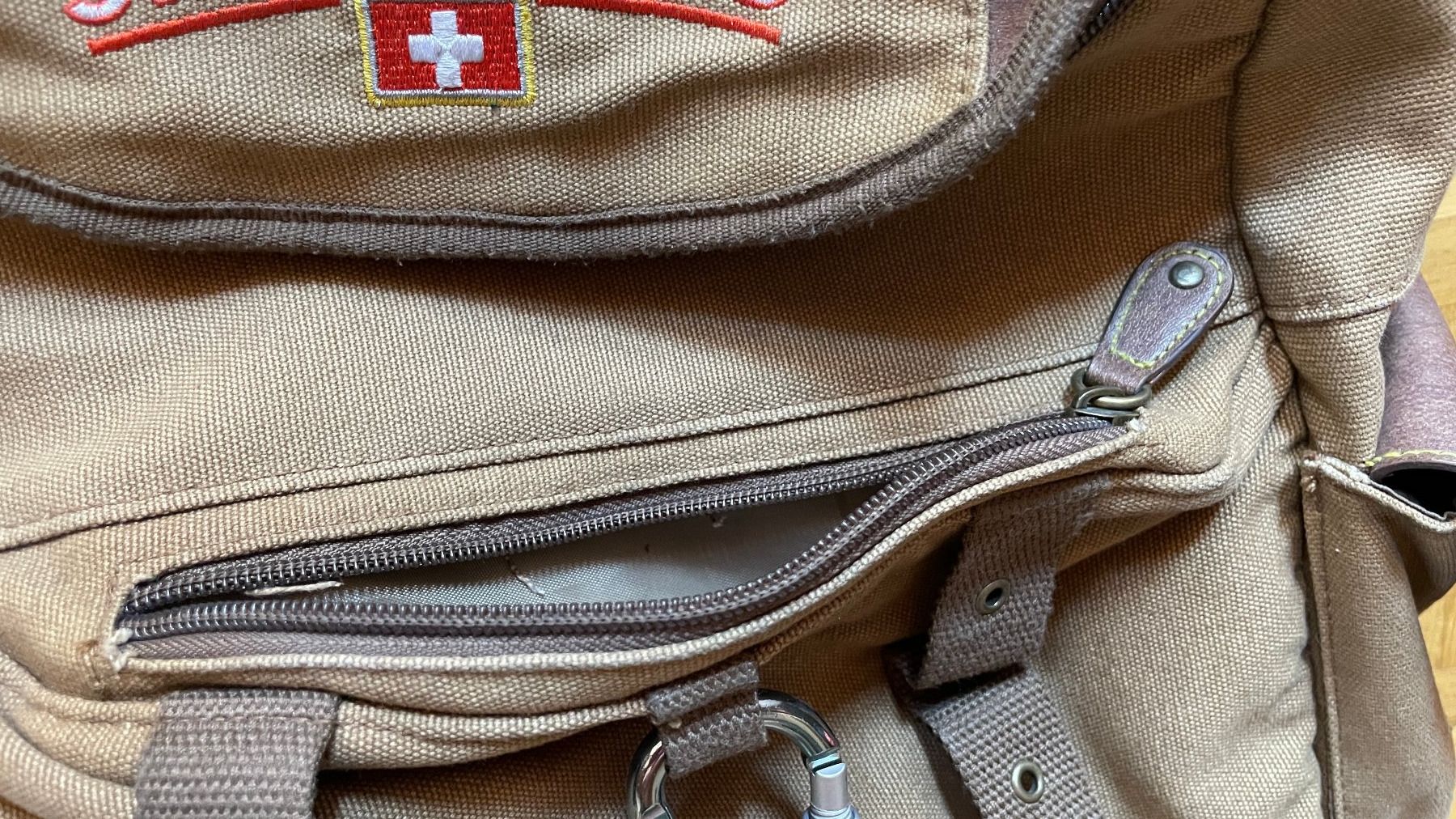 Rucksäcke: RUCKSACK Alpine Club SWITZERLAND – Gebraucht aus Glattfelden von cybermaxx 5