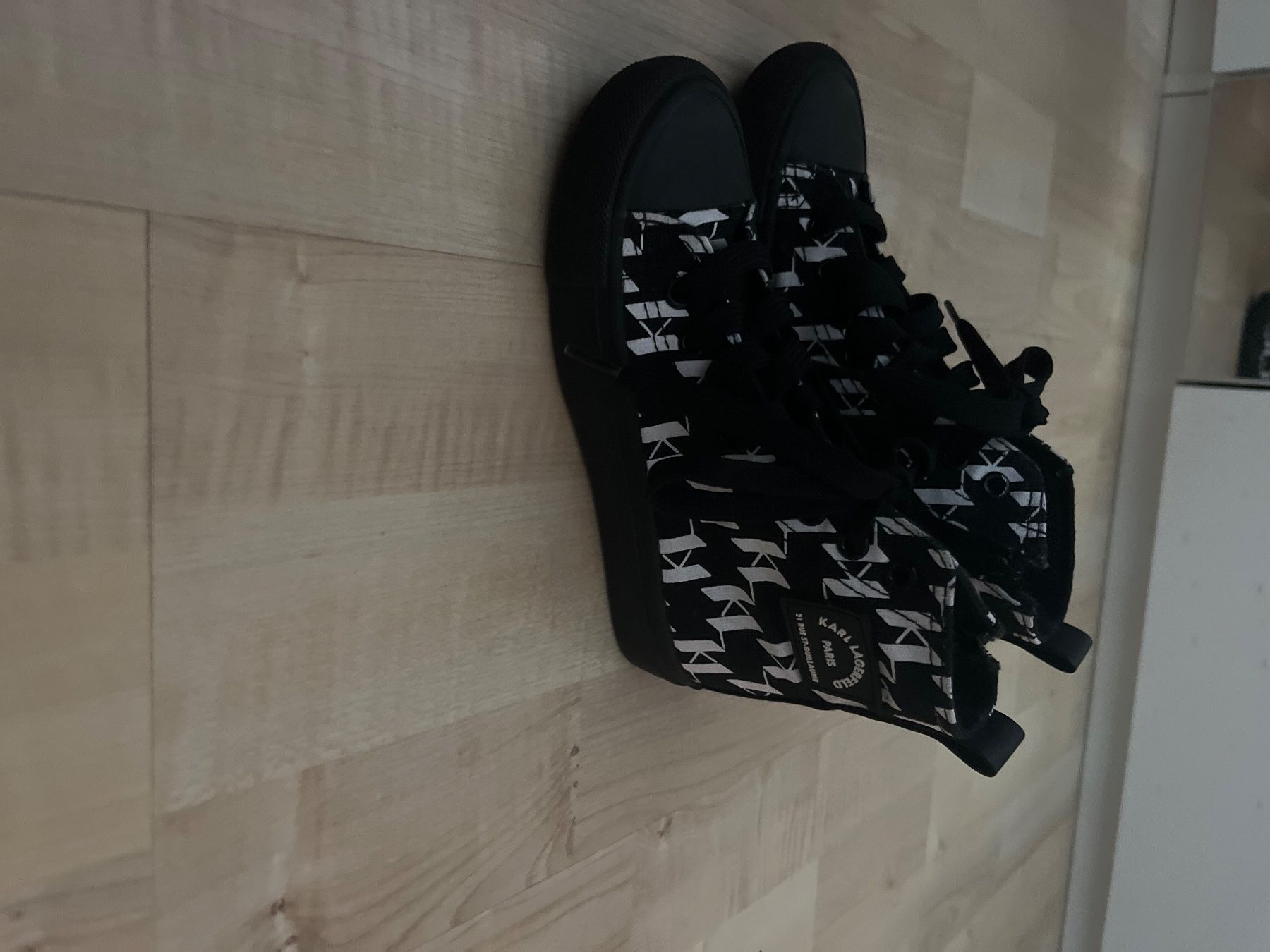 Karl Lagerfeld Scarpe per ragazzi: Karl Lagerfeld Schuhe grösse 28 – Usato da Bremgarten AG venduto da and_r8yj 2