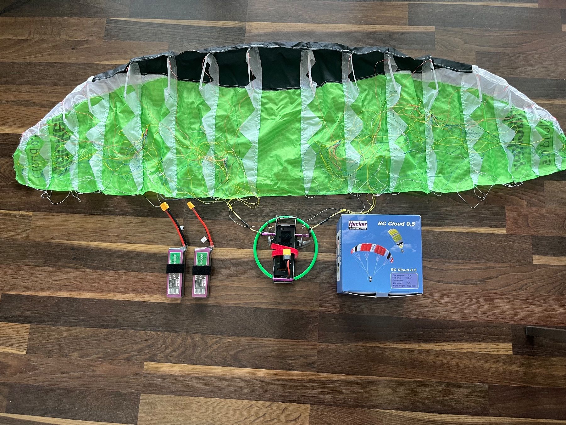 Hacker Modellismo RC: RC Paraglider Hacker Cloud 0.5 green – Usato da Beringen venduto da BeKne